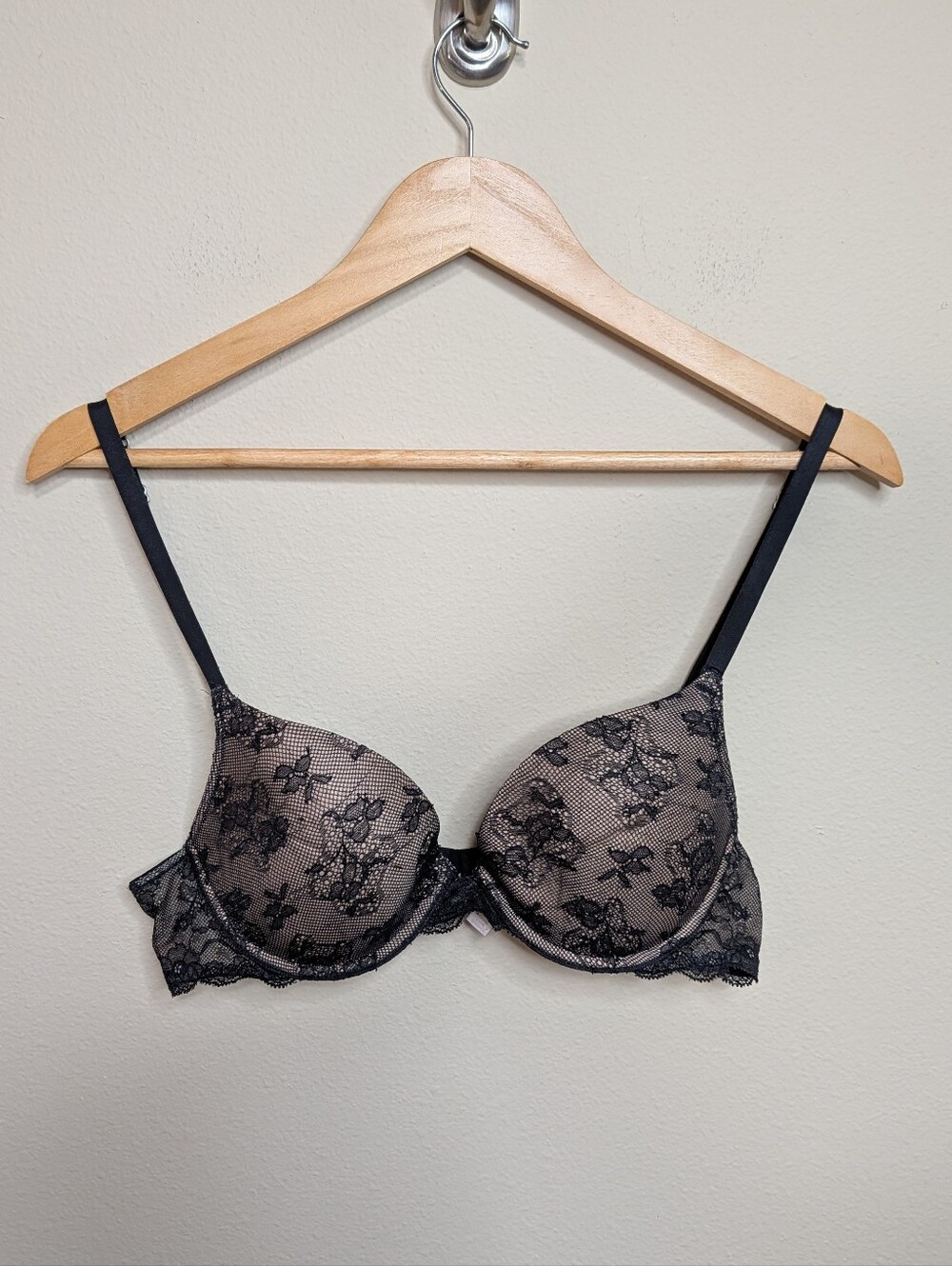 Victoria's Secret BioFit Unlined Full Coverage Bra 36B Black Lace‎ Floral